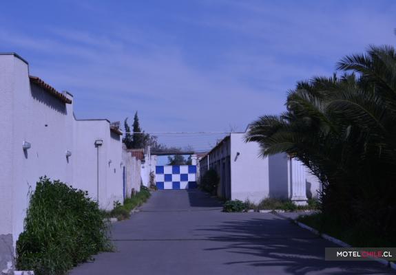 Habitaciones del Los Pilares del Amor, La Cisterna | https://www.motelchile.cl/ HACIA LA SALIDA