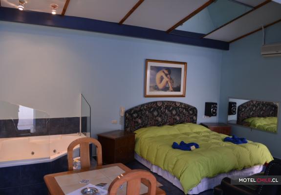 Habitaciones del Los Pilares del Amor, La Cisterna | https://www.motelchile.cl/ VIP CON FRIGOBAR